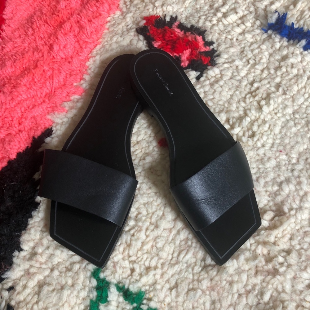 ❌SOLD❌ &Other Stories Black Leather Sandals (Sz 7)